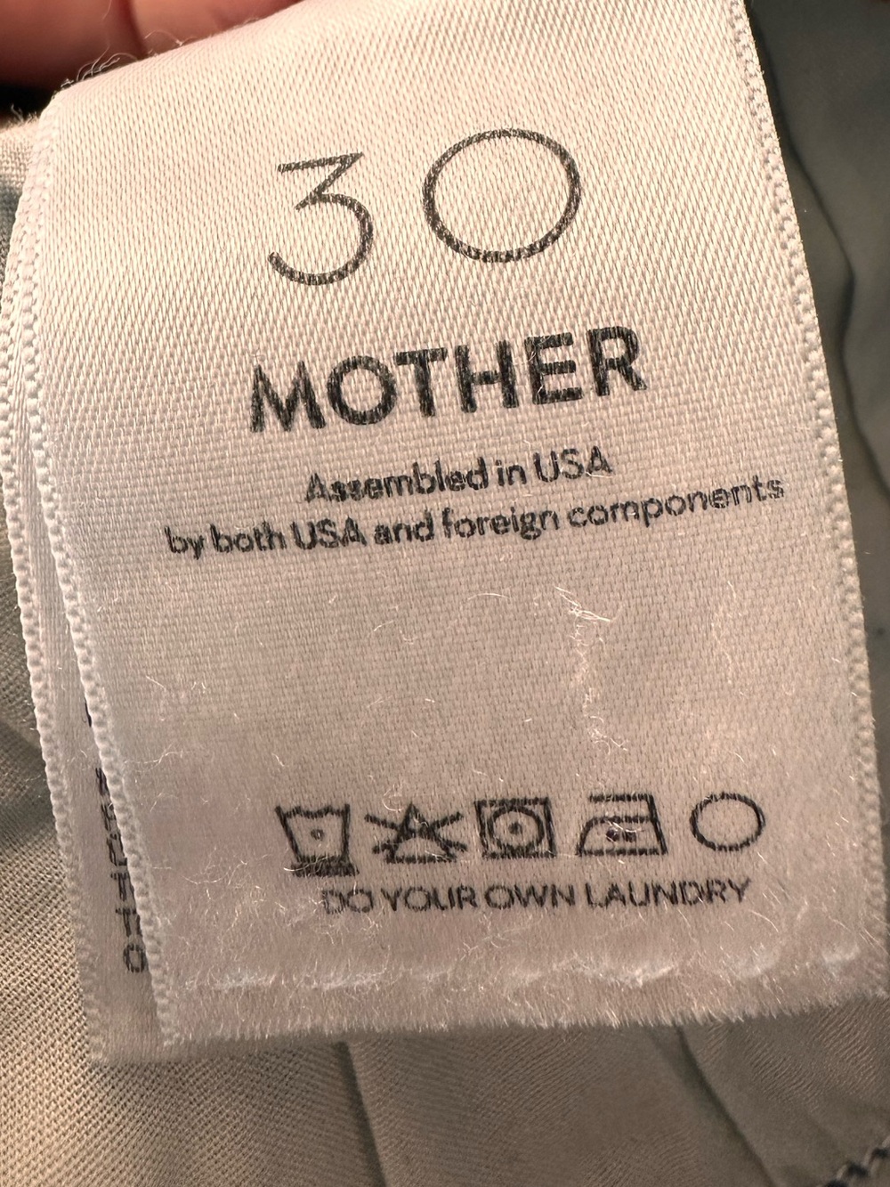 Mother “The Newbie” ankle frayed jeans in size 30 - Picture 8 of 9